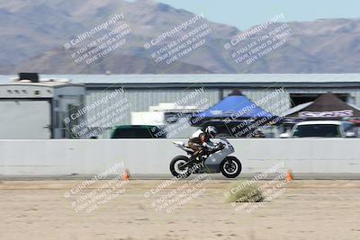 media/Oct-05-2025-CVMA (Sun) [[beeef4f201]]/Race 10-Formula Lightweight Twins Shootout/